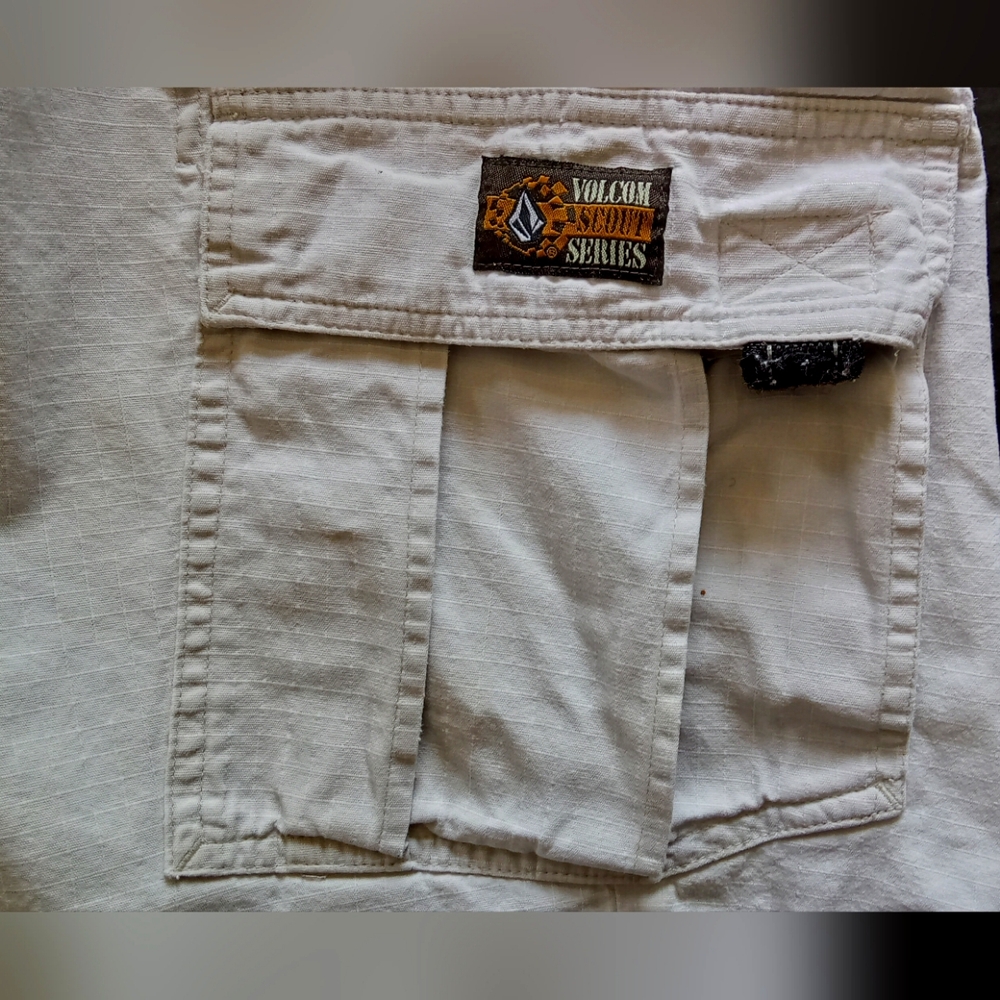 Volcom Cargo Shorts - Picture 3 of 7